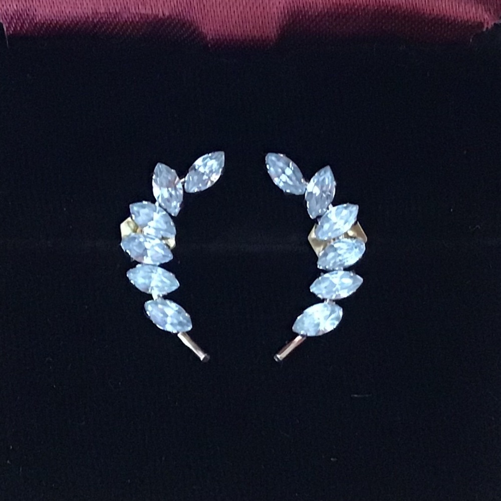 Elegant Pierced Earrings Vintage Gold Tone & Rhinestone